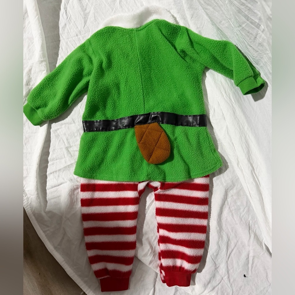 Buc-ee's Elf Green and White Fleece Onesie - Picture 8 of 8